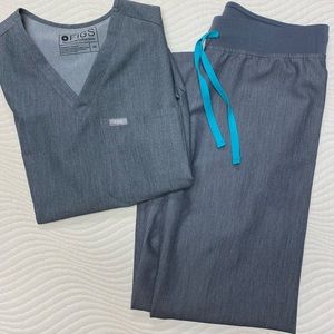 FIGS scrub set in the color graphite!